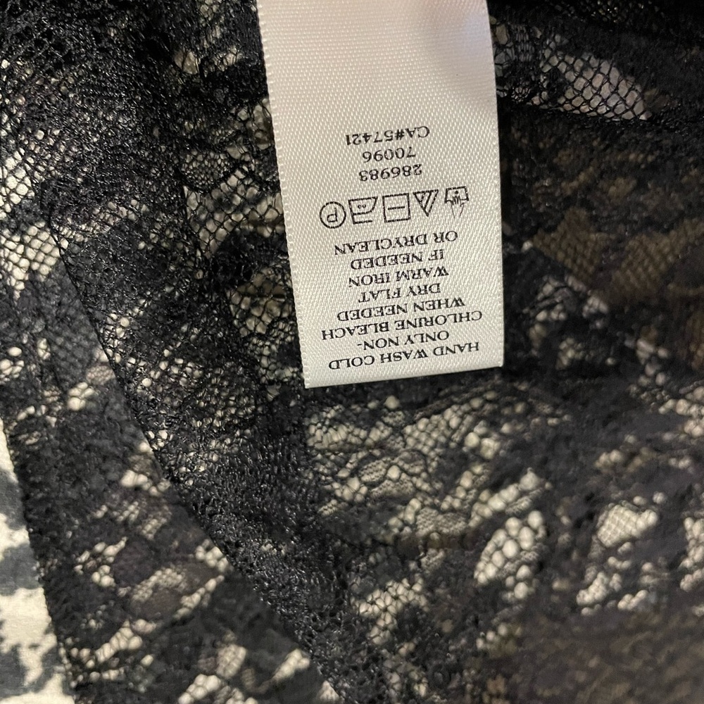 Ann Taylor Black and White Lace Sleeveless Top - Picture 9 of 10
